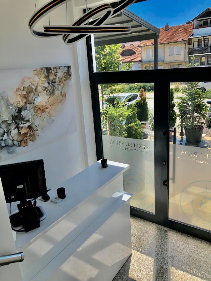 Hotel & Restaurant Frida Gjakova المظهر الخارجي الصورة