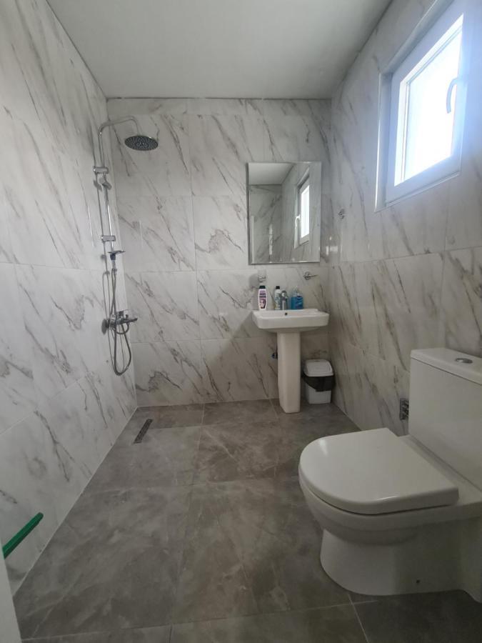 Hotel & Restaurant Frida Gjakova المظهر الخارجي الصورة