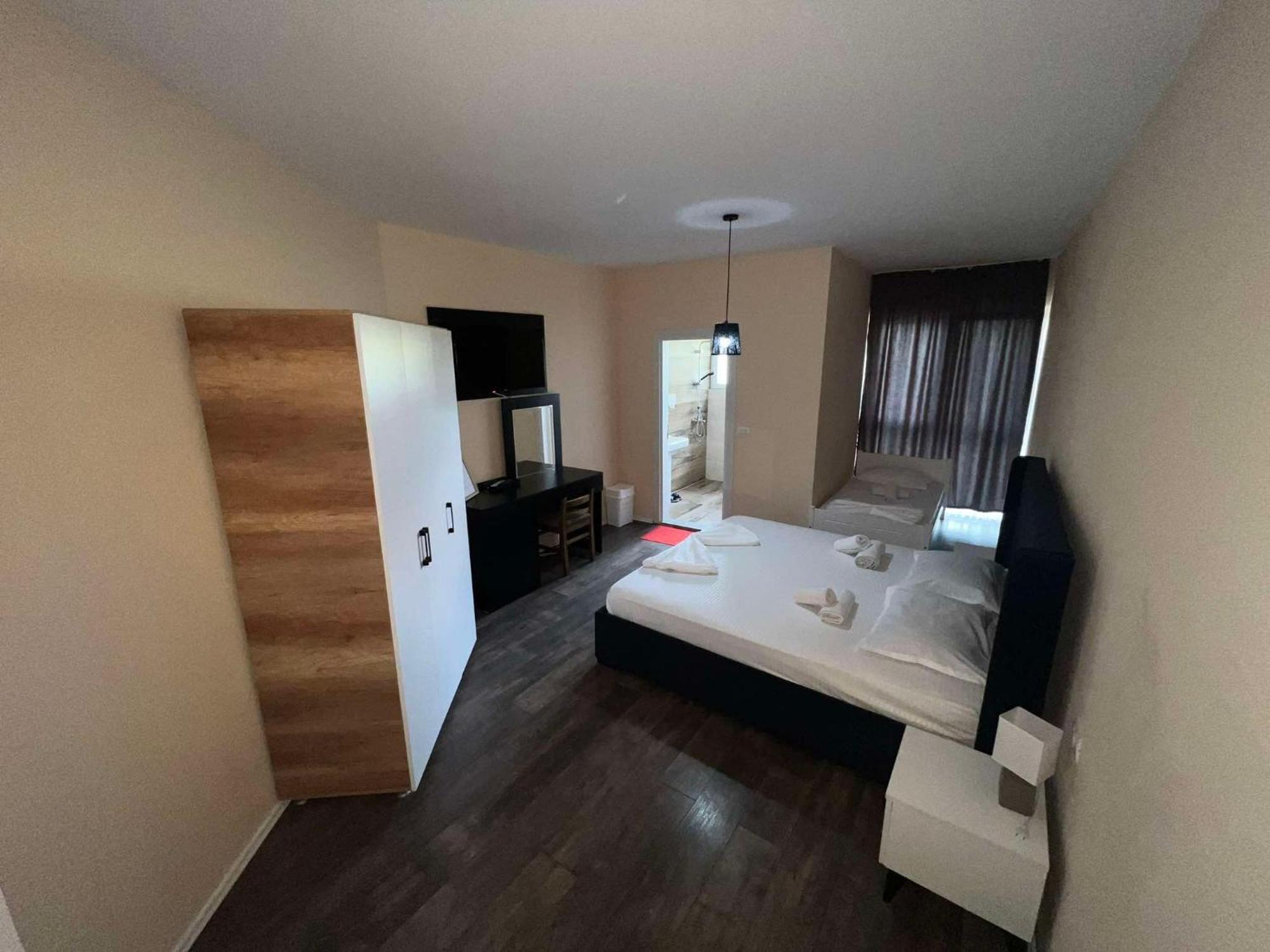Hotel & Restaurant Frida Gjakova المظهر الخارجي الصورة